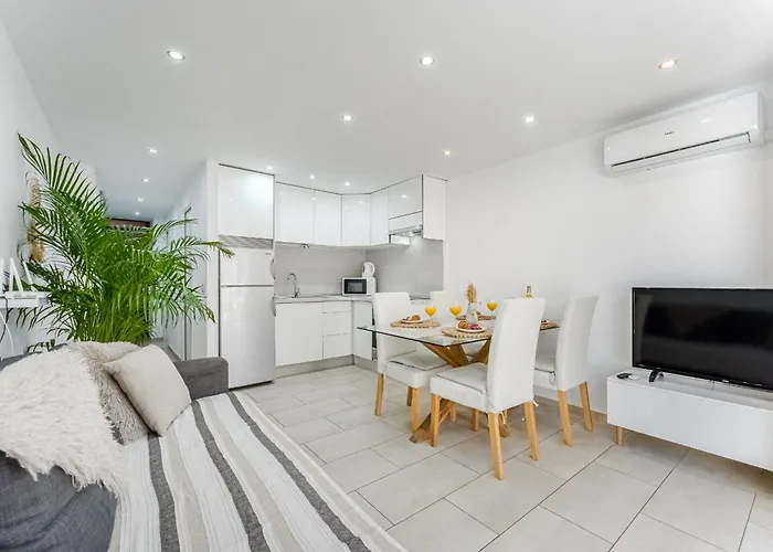 Playa Honda Paradise アパート